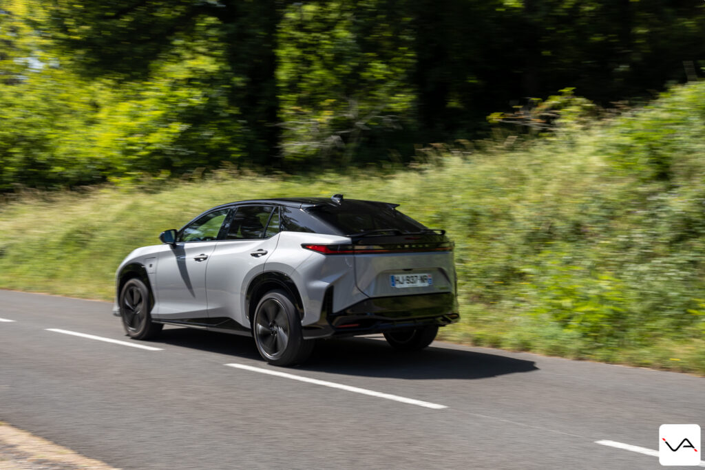 Lexus RZ 550e