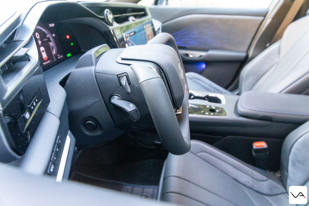 Lexus RZ 550e